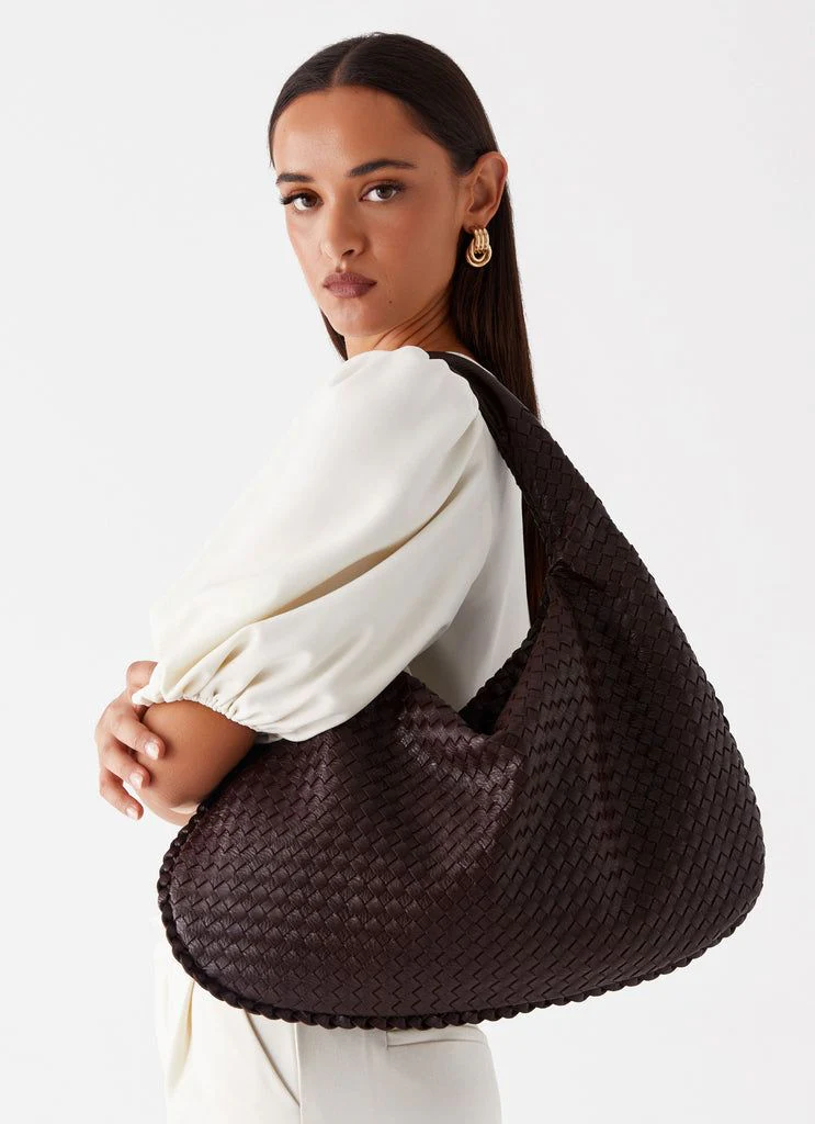 💌 THE ELARA MUSE – “Confidence woven into every thread” - Image 5