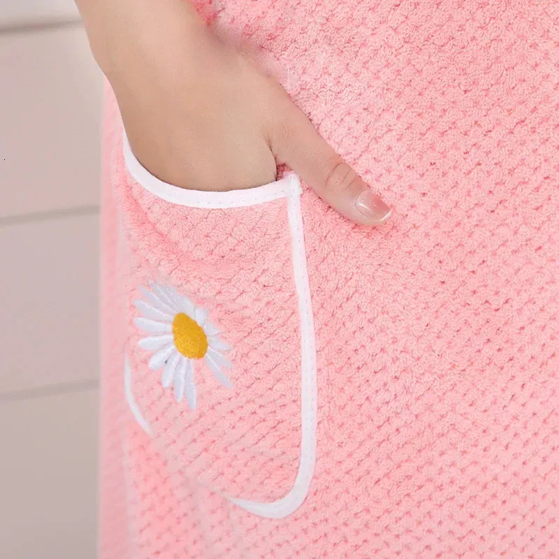 Valcero VelvetSoft Bathrobe - Image 7